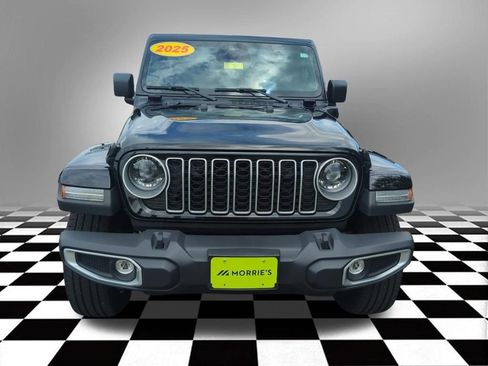 Used 2025 Jeep Wrangler Unlimited Sahara AWD/4WD image 3