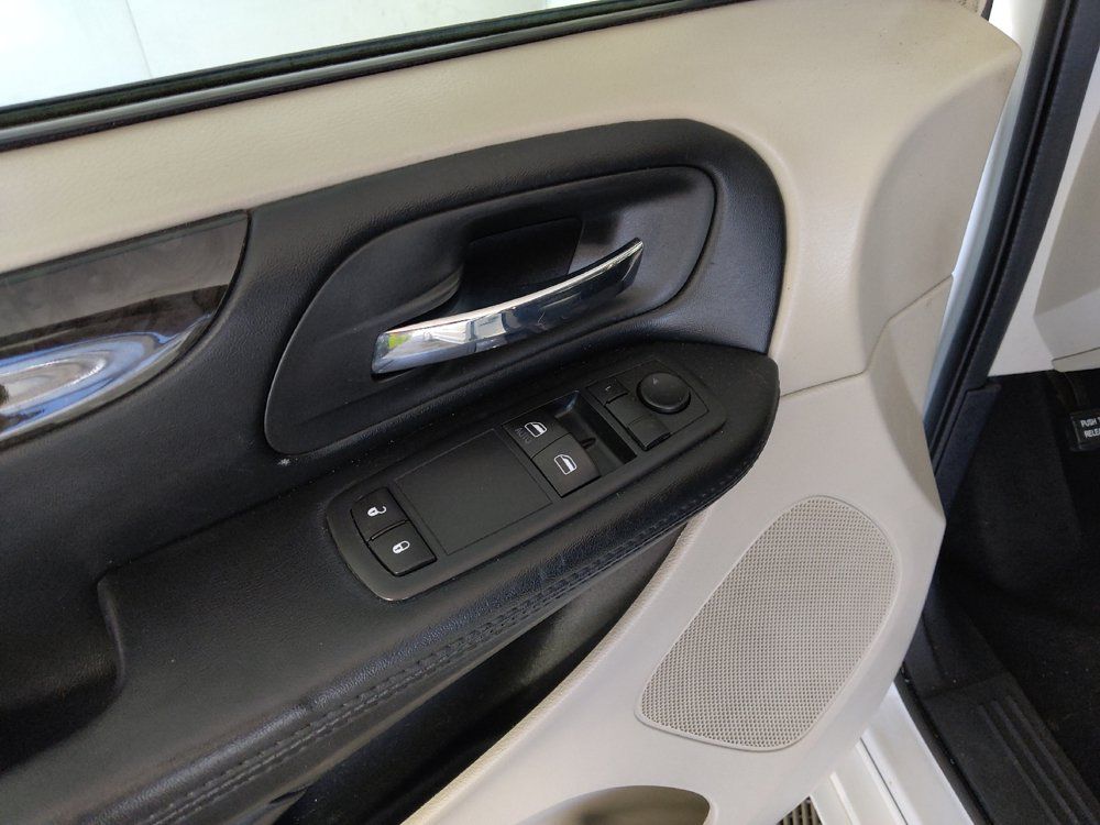 Used 2017 Dodge Grand Caravan SE FWD image 27
