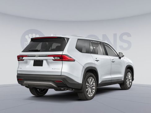New 2026 Toyota Grand Highlander Platinum image 2