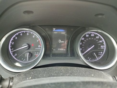Used 2019 Toyota Camry SE FWD image 12