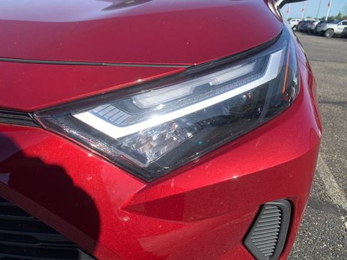 Used 2025 Toyota RAV4 LE AWD/4WD image 9