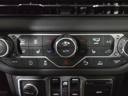 New 2026 Jeep Gladiator Rubicon w/ Safety Group AWD/4WD image 21