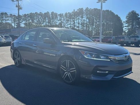 Used 2016 Honda Accord Sport image 7