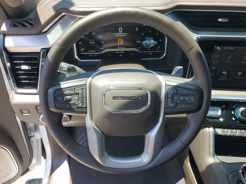 Used 2023 GMC Sierra 1500 Denali w/ Denali Reserve Package AWD/4WD image 23
