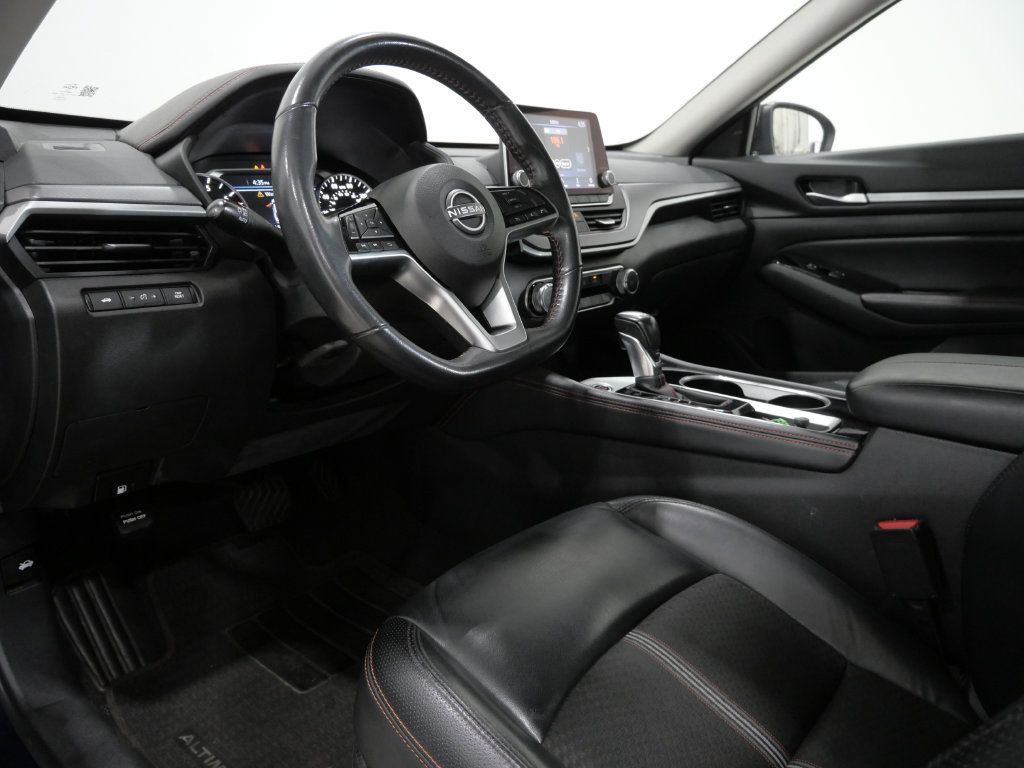 Used 2024 Nissan Altima 2.5 SR FWD image 10