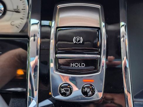 Used 2011 Rolls-Royce Ghost RWD image 19