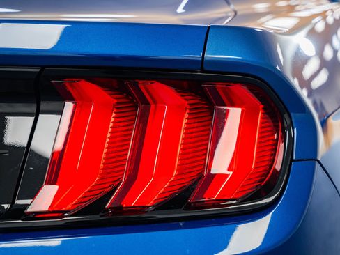 Certified 2022 Ford Mustang Coupe image 18