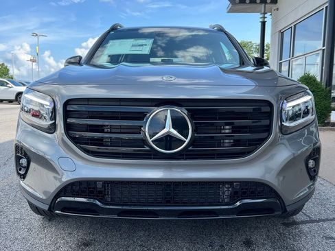 Used 2025 Mercedes-Benz GLB 250 4MATIC image 3