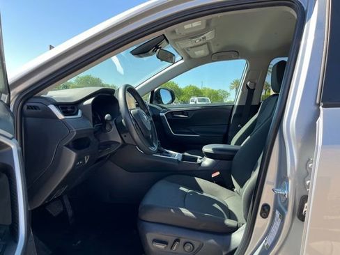 Used 2025 Toyota RAV4 XLE image 11