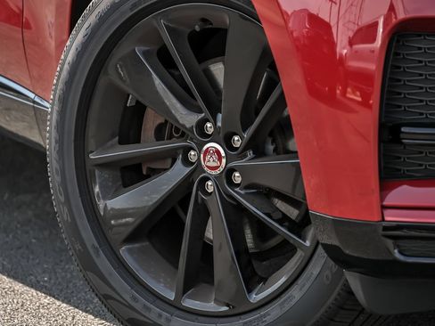 Used 2023 Jaguar F-PACE S AWD/4WD image 4