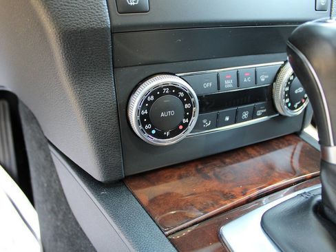 Used 2012 Mercedes-Benz GLK 350 4MATIC image 24