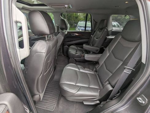 Used 2018 Cadillac Escalade Premium Luxury AWD/4WD image 22