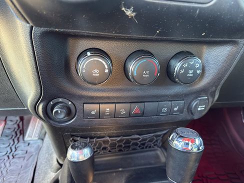 Used 2015 Jeep Wrangler Rubicon image 20