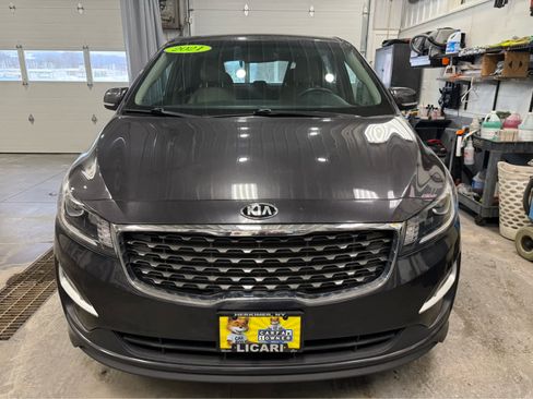 Used 2021 Kia Sedona LX image 2
