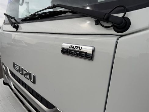 Used 2023 Isuzu NPR image 20