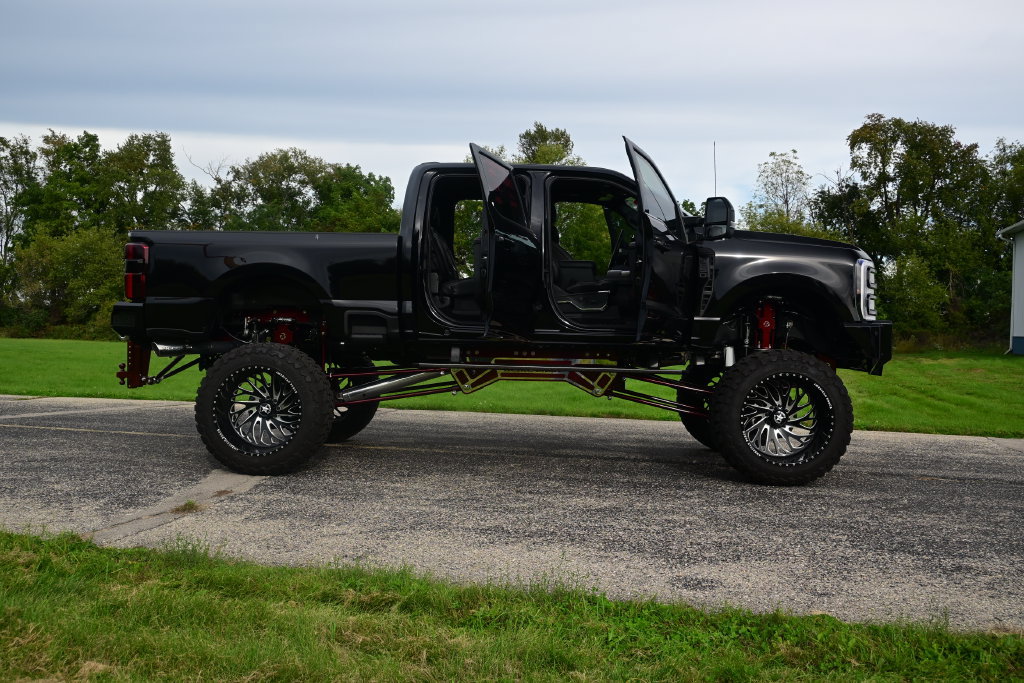 Used 2024 Ford F250 Platinum AWD/4WD image 11