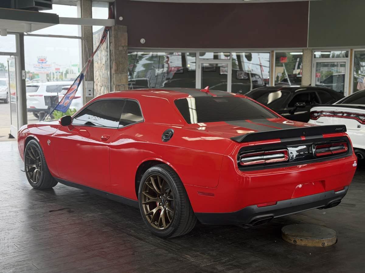 Used 2016 Dodge Challenger SRT Hellcat RWD image 11
