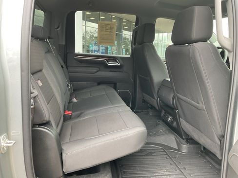 Used 2025 GMC Sierra 2500 SLE w/ SLE Value Package; AWD/4WD image 10