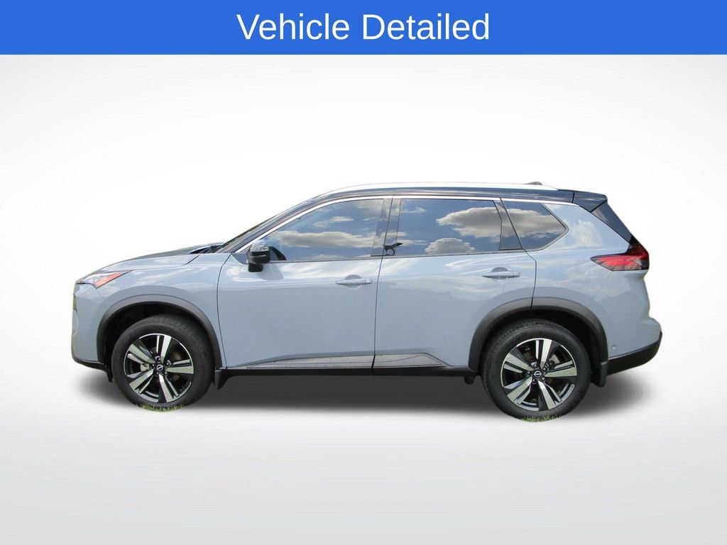 Used 2024 Nissan Rogue SL FWD image 3