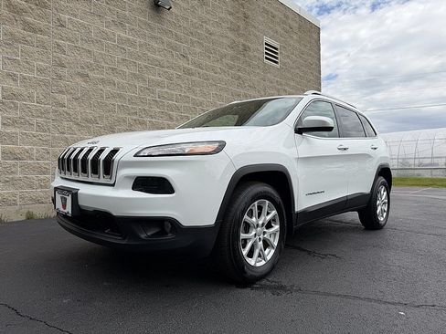 Used 2014 Jeep Cherokee Latitude AWD/4WD image 4