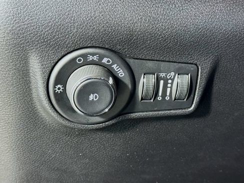 Used 2024 Jeep Compass Latitude AWD/4WD image 10