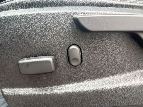 Used 2020 Chevrolet Colorado Z71 image 16