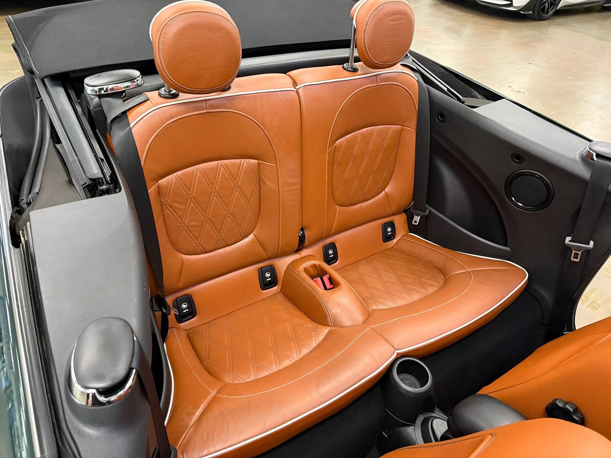 Used 2019 MINI Cooper S w/ Signature Upholstery Package FWD image 16