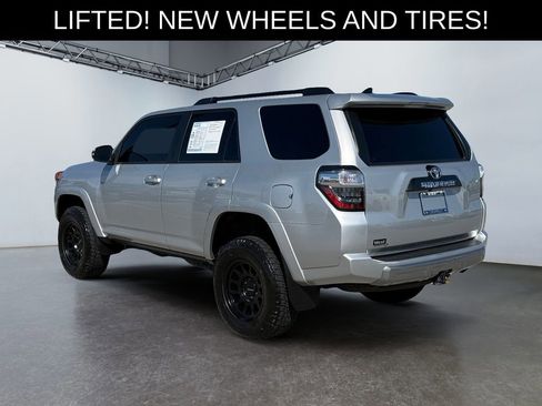 Used 2023 Toyota 4Runner TRD Off-Road Premium AWD/4WD image 5