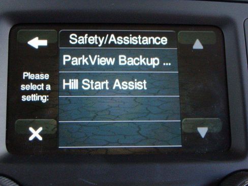 Used 2017 Jeep Cherokee Sport FWD image 19