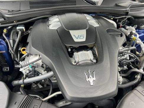 Used 2018 Maserati Ghibli GranSport image 39