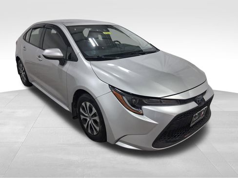 Used 2020 Toyota Corolla LE image 3