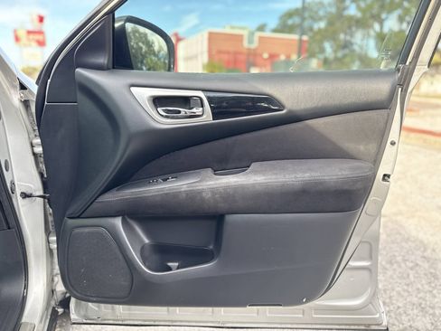 Used 2015 Nissan Pathfinder SV FWD image 24