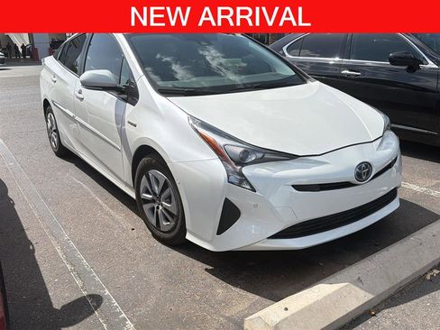 Used 2017 Toyota Prius Three FWD image 1