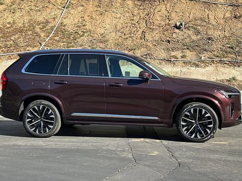 New 2026 Volvo XC90 T8 Ultra w/ Lounge Package image 4