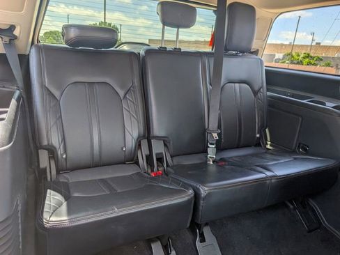 Used 2019 Ford Expedition Platinum RWD image 31