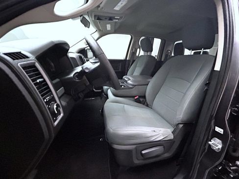 Used 2019 RAM 1500 Express w/ Express Value Package AWD/4WD image 10