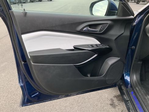 Used 2024 Chevrolet Trax LT w/ Driver Confidence Package image 22