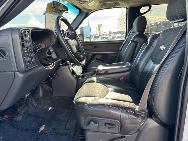 Used 2002 Chevrolet Avalanche 2500 AWD/4WD image 16