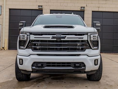 Used 2024 Chevrolet Silverado 2500 LTZ w/ LTZ Plus Package AWD/4WD image 2