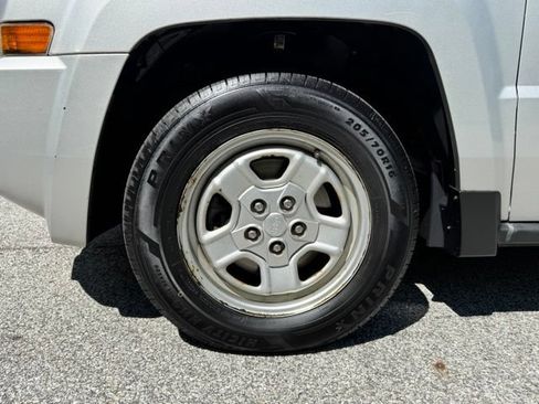 Used 2008 Jeep Patriot Sport AWD/4WD image 2