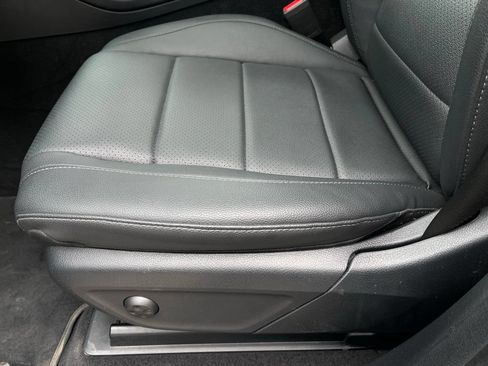 Used 2025 Mercedes-Benz GLE 350 4MATIC image 26