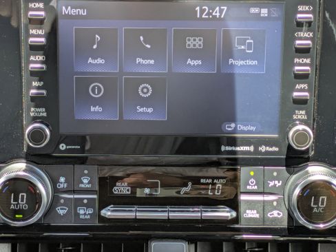 Used 2022 Toyota Highlander XSE AWD/4WD image 17