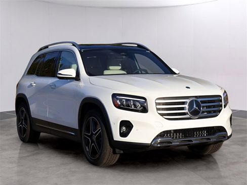 New 2026 Mercedes-Benz GLB 250 4MATIC image 3
