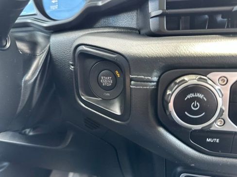 Used 2024 Jeep Wrangler Unlimited Sahara w/ Technology Group AWD/4WD image 27