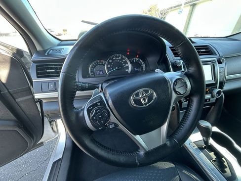 Used 2013 Toyota Camry SE image 14