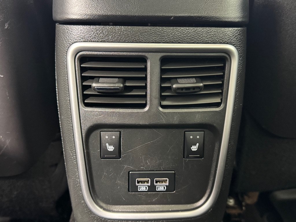 Used 2019 Chrysler 300 Limited AWD/4WD image 19