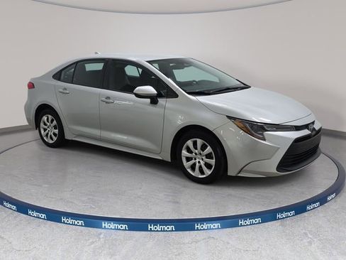 Used 2023 Toyota Corolla LE FWD image 4