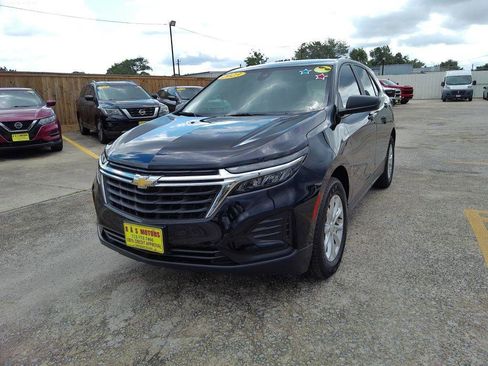 Used 2023 Chevrolet Equinox LS FWD image 3