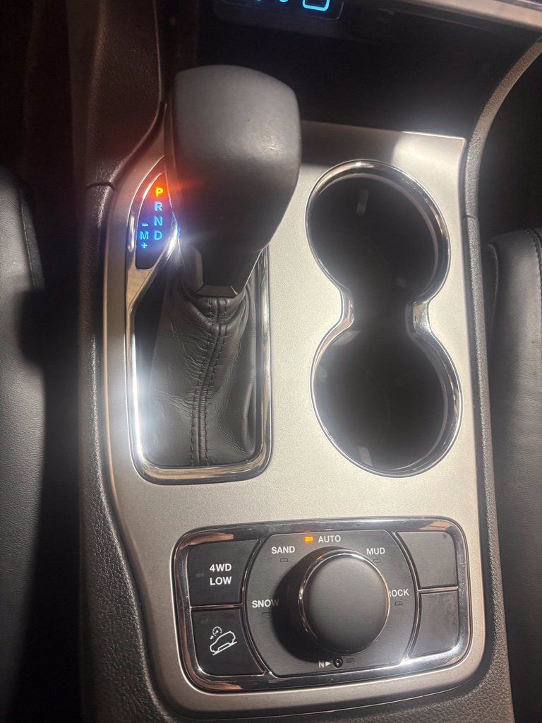 Used 2018 Jeep Grand Cherokee Limited AWD/4WD image 25