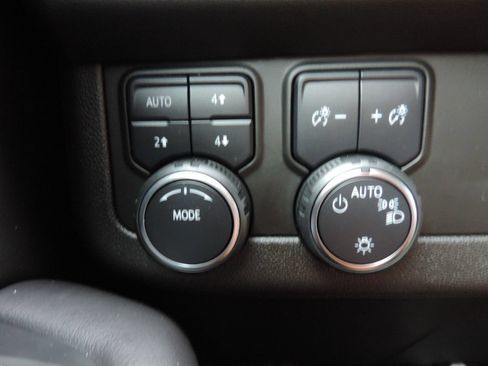 Used 2021 Chevrolet Tahoe Z71 w/ Rear Media and Nav Package AWD/4WD image 30